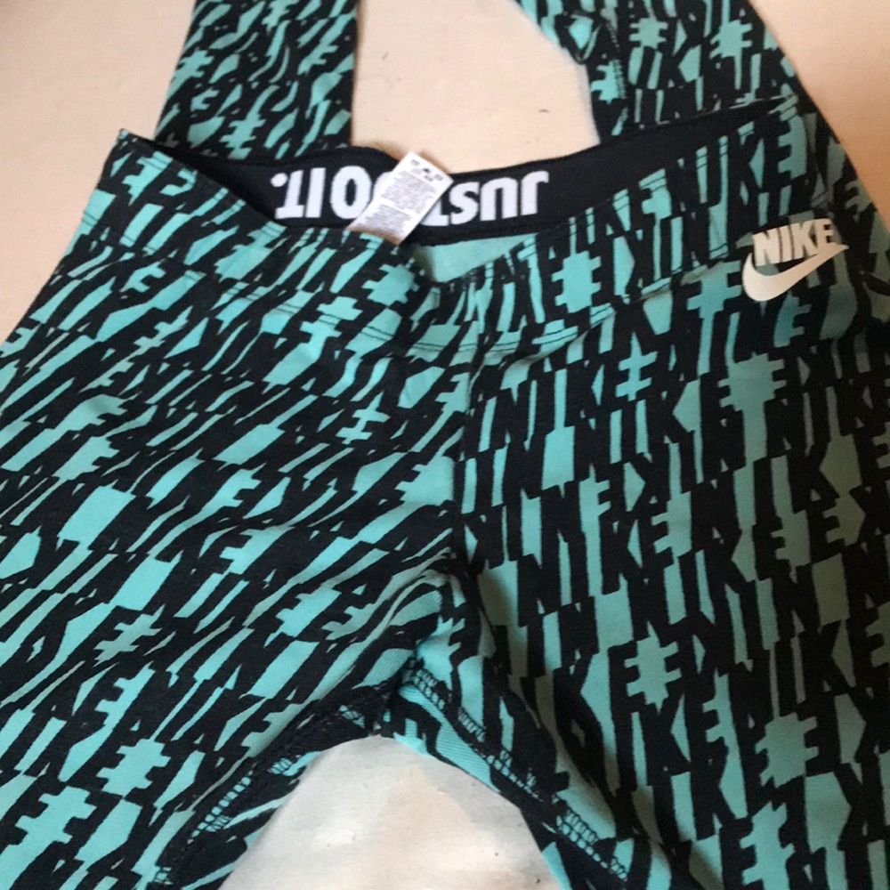 Nike workout leggings